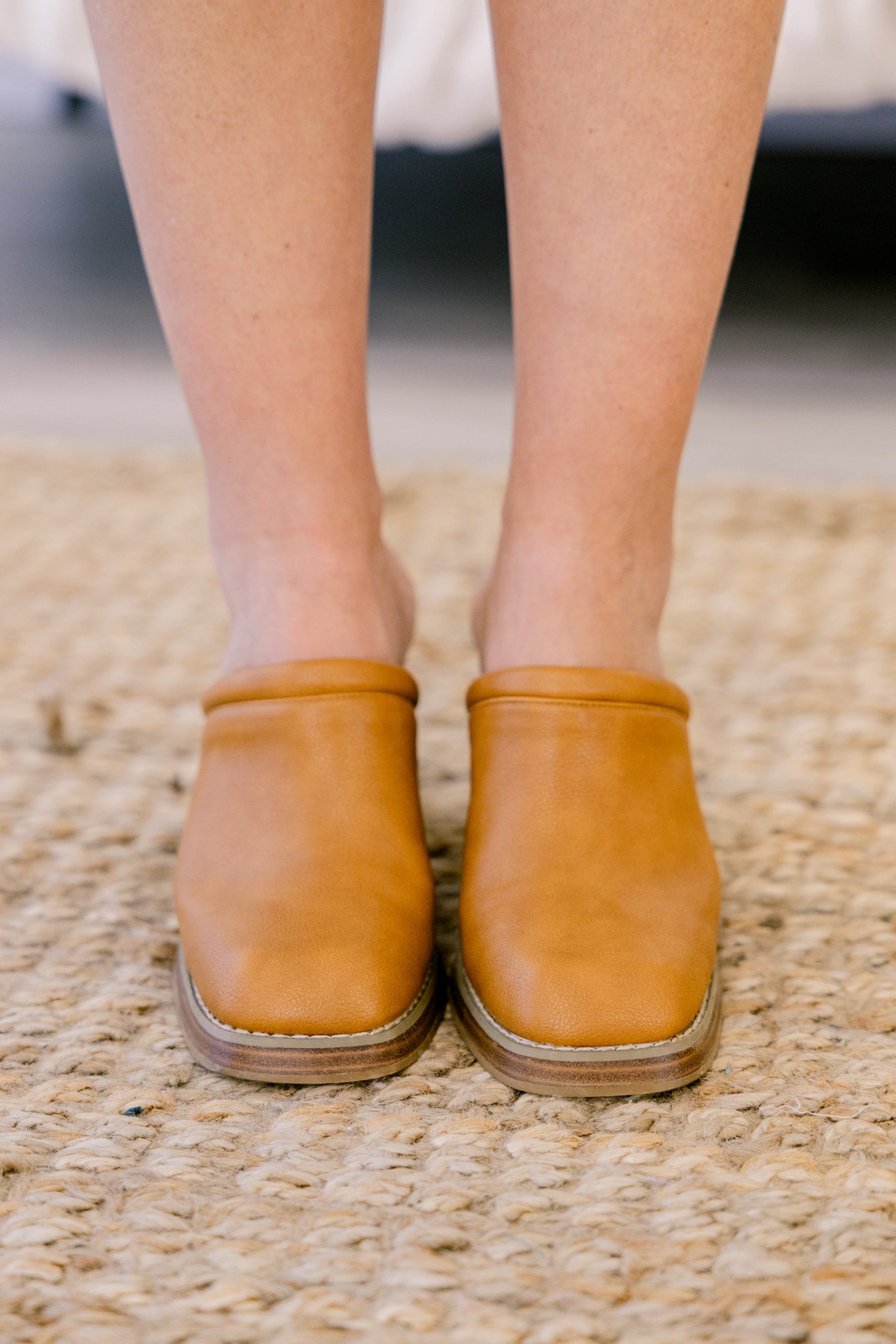 Just Wing It Clogs, Camel - Image 3